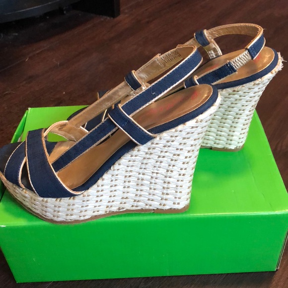 EUC Lilly Pulitzer Ashley wedge, canvas, Navy, 8.5 - Picture 2 of 7